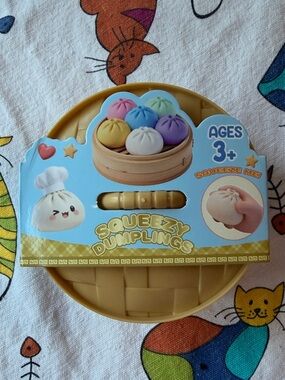 🥟🥟🥟  MYSTERY SQUEEZY DUMPLING SINGLE RANDOM DUMPLING🥟🥟🥟 NWT 🥟🥟🥟